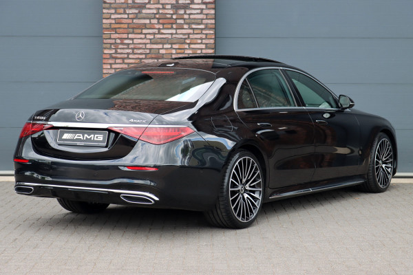 Mercedes-Benz S-Klasse 450d 4MATIC Lang AMG Line Aut9 | Airmatic | Chauffeurspakket | Achterasbesturing | Augmented HUD | Distronic+ | Burmester | Exclusief Nappa Leder | 3D-Display | Vlakkenverwarming | Zonweringspakket |