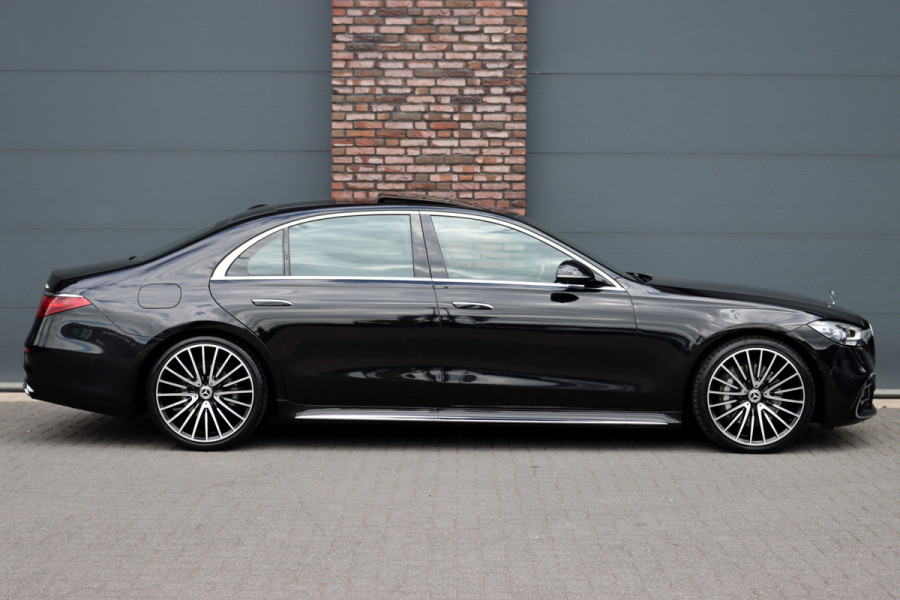 Mercedes-Benz S-Klasse 450d 4MATIC Lang AMG Line Aut9 | Airmatic | Chauffeurspakket | Achterasbesturing | Augmented HUD | Distronic+ | Burmester | Exclusief Nappa Leder | 3D-Display | Vlakkenverwarming | Zonweringspakket |
