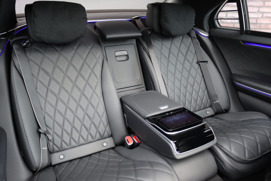 Mercedes-Benz S-Klasse 450d 4MATIC Lang AMG Line Aut9 | Airmatic | Chauffeurspakket | Achterasbesturing | Augmented HUD | Distronic+ | Burmester | Exclusief Nappa Leder | 3D-Display | Vlakkenverwarming | Zonweringspakket |
