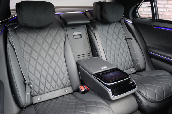 Mercedes-Benz S-Klasse 450d 4MATIC Lang AMG Line Aut9 | Airmatic | Chauffeurspakket | Achterasbesturing | Augmented HUD | Distronic+ | Burmester | Exclusief Nappa Leder | 3D-Display | Vlakkenverwarming | Zonweringspakket |