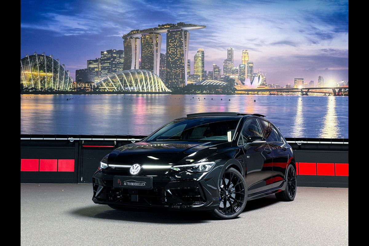 Volkswagen Golf R 8.5 2.0 TSI 4Motion R Facelift|Akrapovic|HUD|Leder|Pano Volkswagen Golf R 8.5 2.0 TSI 4Motion R Facelift|Akrapovic|HUD|Leder|Pano
