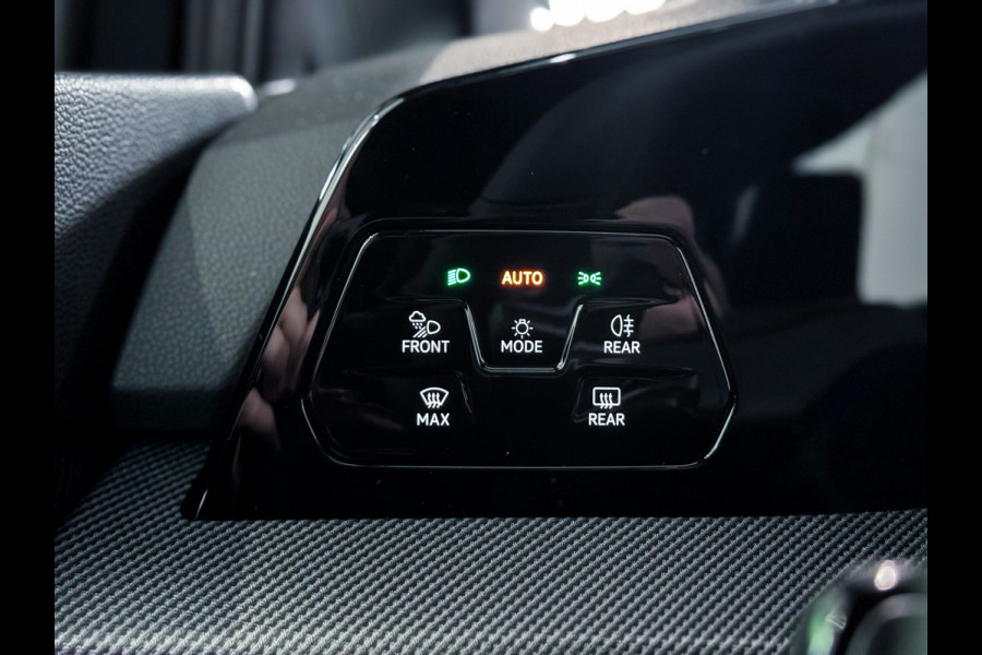 Volkswagen Golf R 8.5 2.0 TSI 4Motion R Facelift|Akrapovic|HUD|Leder|Pano