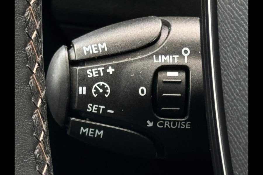 Peugeot 3008 1.2 PureTech GT Line, panoramadak, achteruitrijcamera, 64000 km, Nederlandse auto met nap