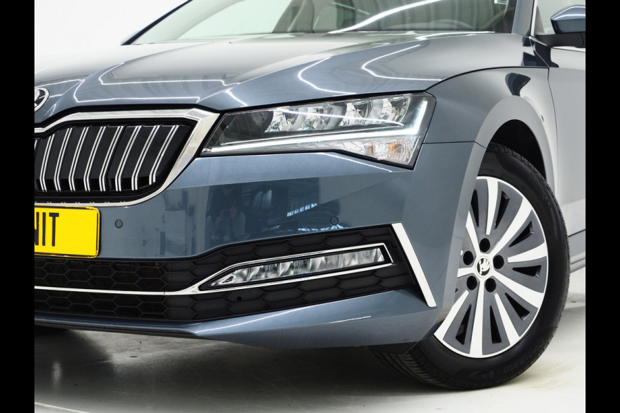 Škoda Superb Combi 1.4 TSI iV 218PK | Panoramadak | Adaptive Cruise | Virtual | Camera | Trekhaak