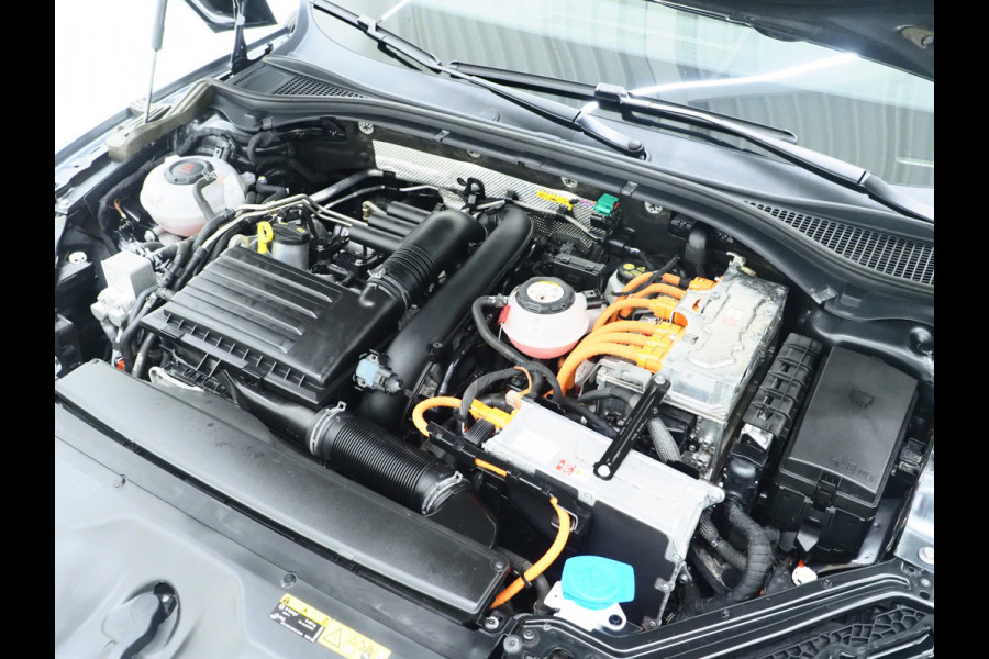Škoda Superb Combi 1.4 TSI iV 218PK | Panoramadak | Adaptive Cruise | Virtual | Camera | Trekhaak