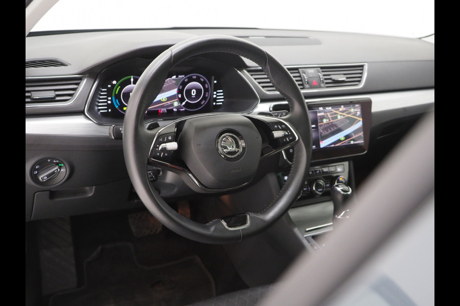 Škoda Superb Combi 1.4 TSI iV 218PK | Panoramadak | Adaptive Cruise | Virtual | Camera | Trekhaak