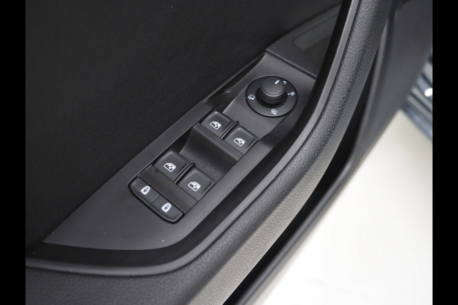 Škoda Superb Combi 1.4 TSI iV 218PK | Panoramadak | Adaptive Cruise | Virtual | Camera | Trekhaak