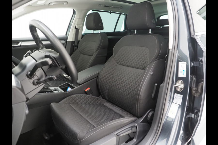 Škoda Superb Combi 1.4 TSI iV 218PK | Panoramadak | Adaptive Cruise | Virtual | Camera | Trekhaak