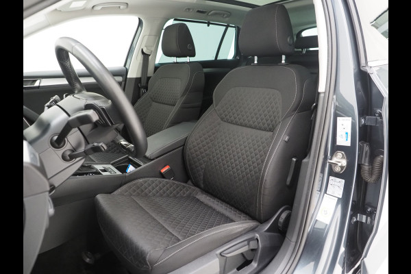 Škoda Superb Combi 1.4 TSI iV 218PK | Panoramadak | Adaptive Cruise | Virtual | Camera | Trekhaak