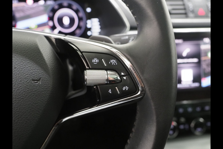 Škoda Superb Combi 1.4 TSI iV 218PK | Panoramadak | Adaptive Cruise | Virtual | Camera | Trekhaak