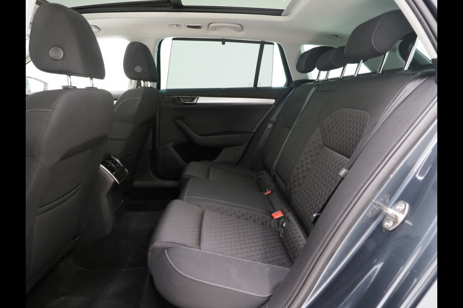 Škoda Superb Combi 1.4 TSI iV 218PK | Panoramadak | Adaptive Cruise | Virtual | Camera | Trekhaak
