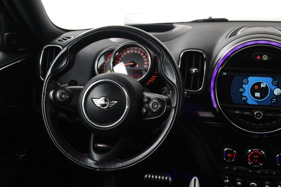 MINI Countryman 2.0 Cooper S ALL4 Chili (PANORAMADAK, CAMERA, NAVIGATIE, PARKEERSENSOREN, STOELVERWARMING, LEER, NL-AUTO)