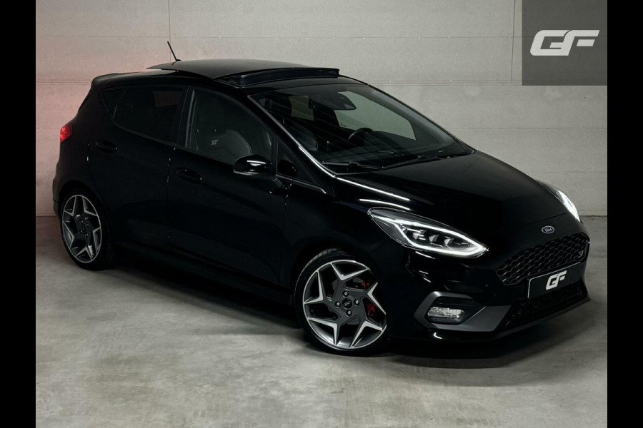 Ford Fiesta 1.5 EcoBoost ST-3 Performance Pano Recaro B&O CarPlay