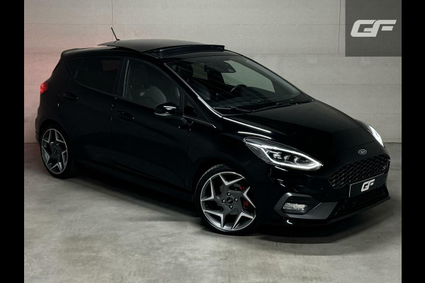 Ford Fiesta 1.5 EcoBoost ST-3 Performance Pano Recaro B&O CarPlay
