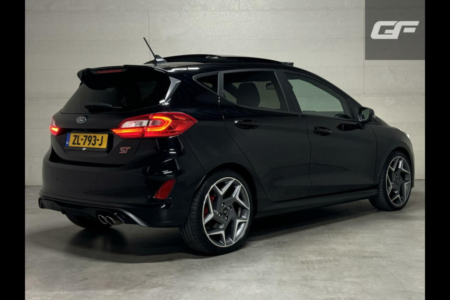 Ford Fiesta 1.5 EcoBoost ST-3 Performance Pano Recaro B&O CarPlay