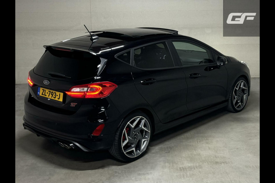 Ford Fiesta 1.5 EcoBoost ST-3 Performance Pano Recaro B&O CarPlay