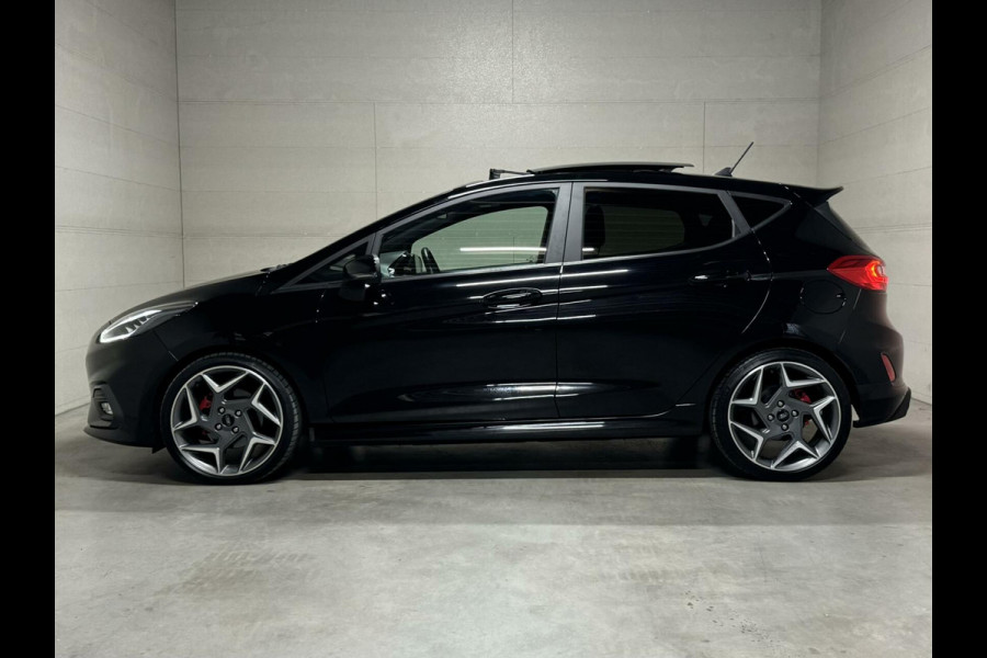 Ford Fiesta 1.5 EcoBoost ST-3 Performance Pano Recaro B&O CarPlay