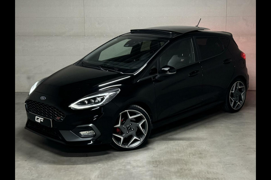 Ford Fiesta 1.5 EcoBoost ST-3 Performance Pano Recaro B&O CarPlay