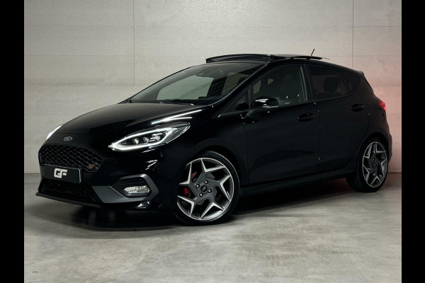 Ford Fiesta 1.5 EcoBoost ST-3 Performance Pano Recaro B&O CarPlay