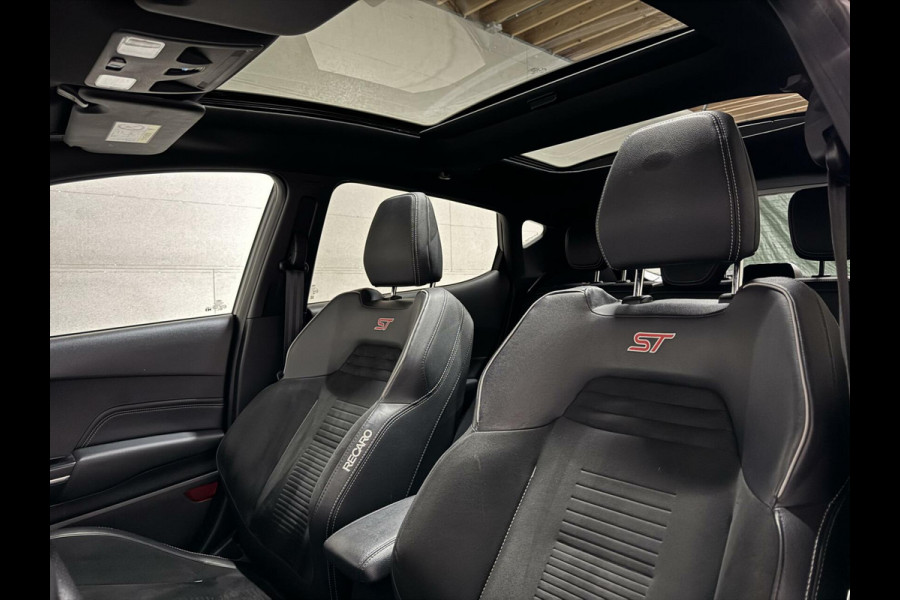 Ford Fiesta 1.5 EcoBoost ST-3 Performance Pano Recaro B&O CarPlay