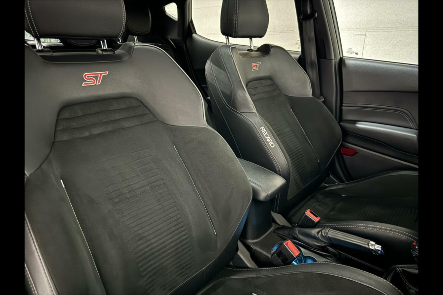 Ford Fiesta 1.5 EcoBoost ST-3 Performance Pano Recaro B&O CarPlay