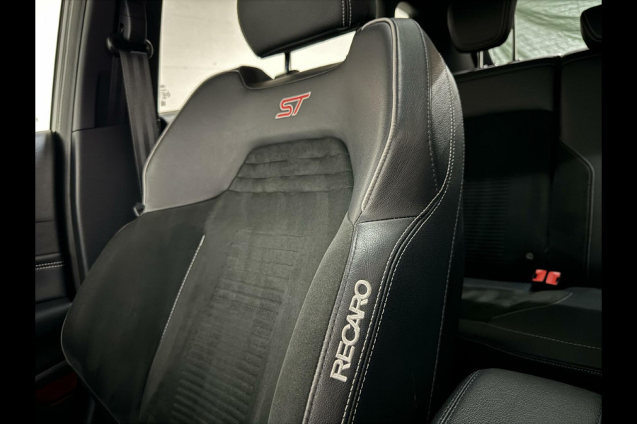 Ford Fiesta 1.5 EcoBoost ST-3 Performance Pano Recaro B&O CarPlay