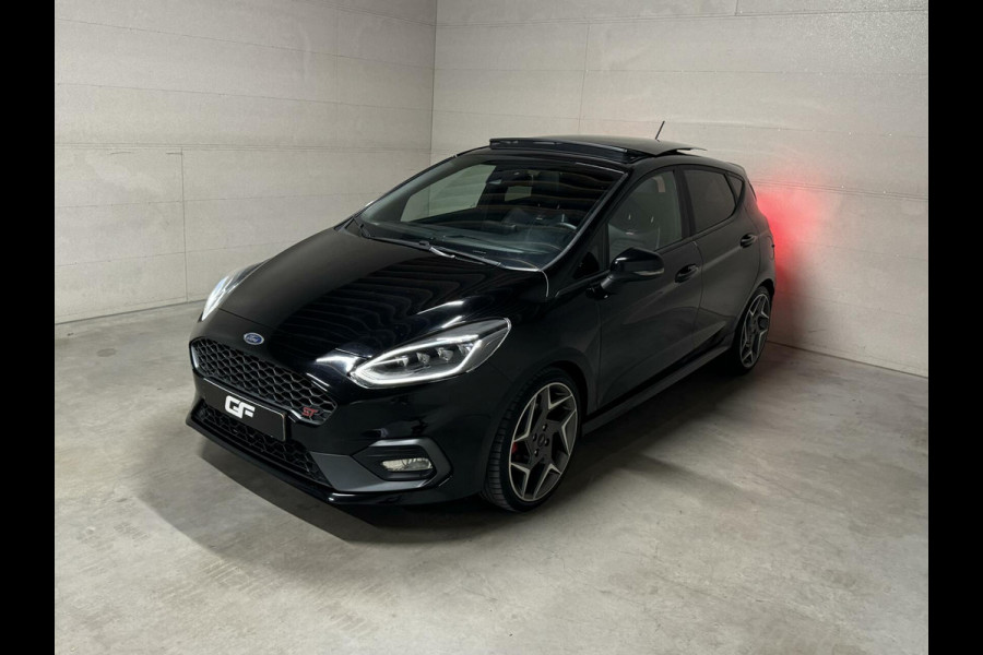 Ford Fiesta 1.5 EcoBoost ST-3 Performance Pano Recaro B&O CarPlay