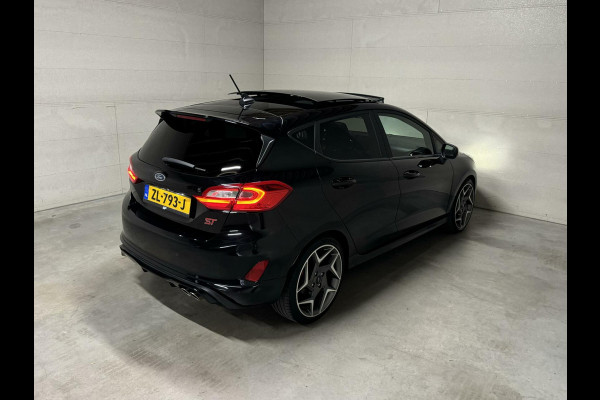 Ford Fiesta 1.5 EcoBoost ST-3 Performance Pano Recaro B&O CarPlay