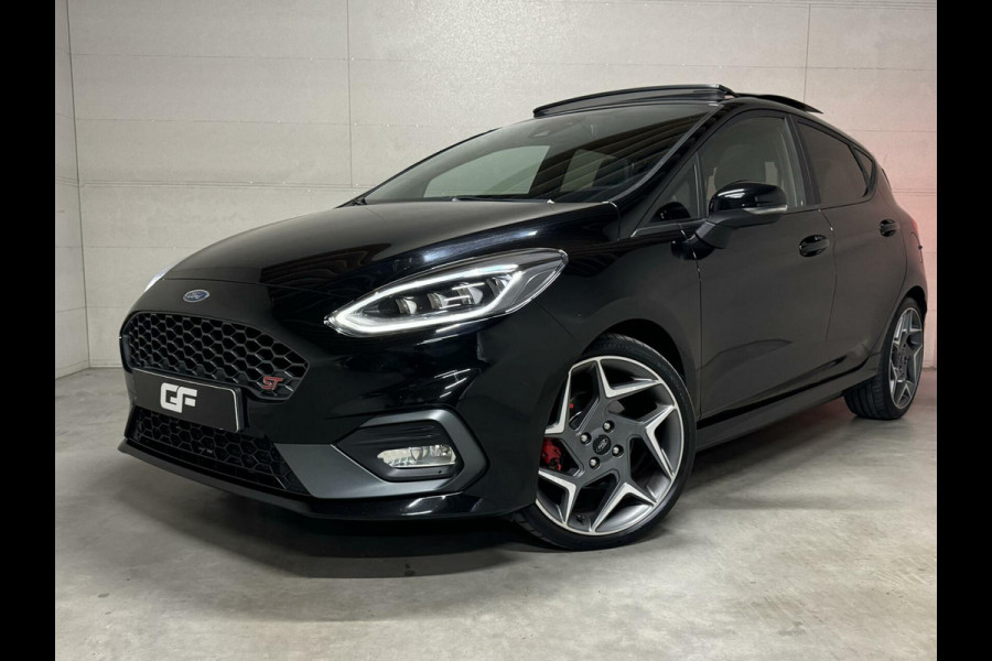 Ford Fiesta 1.5 EcoBoost ST-3 Performance Pano Recaro B&O CarPlay