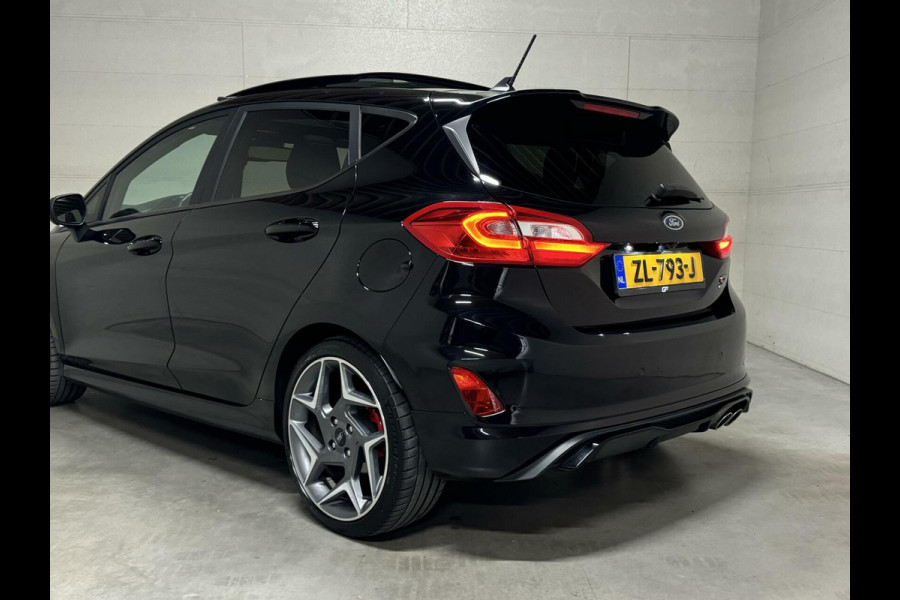 Ford Fiesta 1.5 EcoBoost ST-3 Performance Pano Recaro B&O CarPlay