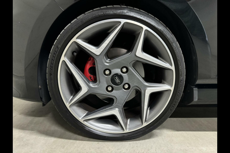 Ford Fiesta 1.5 EcoBoost ST-3 Performance Pano Recaro B&O CarPlay