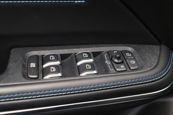 Lynk & Co 01 1.5 261PK Plug-in Hybrid *Fabrieksgarantie*  Pano/dak Apple/Carplay Adaptive/Cruise