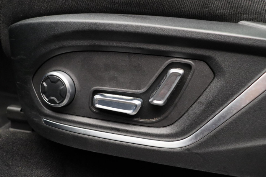 Lynk & Co 01 1.5 261PK Plug-in Hybrid *Fabrieksgarantie*  Pano/dak Apple/Carplay Adaptive/Cruise