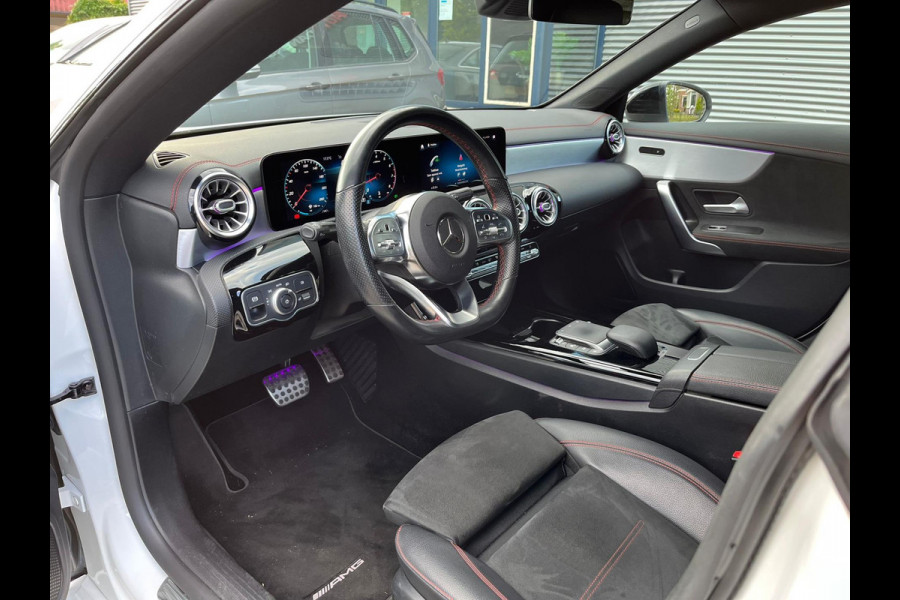 Mercedes-Benz CLA-Klasse 220 AMG pack Premium Plus 190pk NIEUW-STAAT