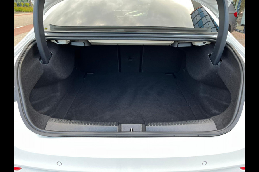 Mercedes-Benz CLA-Klasse 220 AMG pack Premium Plus 190pk NIEUW-STAAT