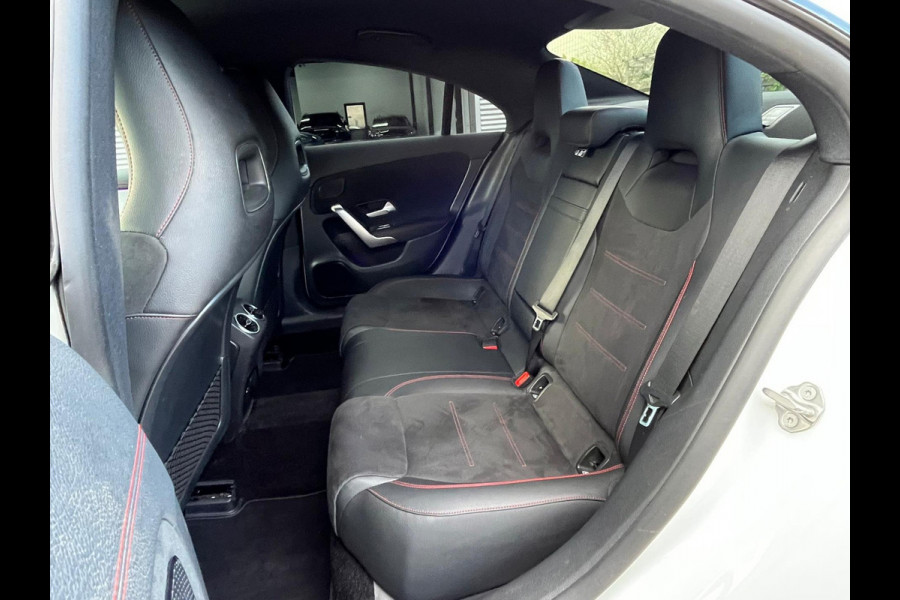 Mercedes-Benz CLA-Klasse 220 AMG pack Premium Plus 190pk NIEUW-STAAT