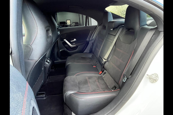 Mercedes-Benz CLA-Klasse 220 AMG pack Premium Plus 190pk NIEUW-STAAT