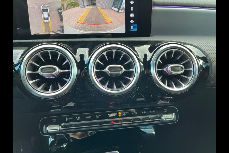 Mercedes-Benz CLA-Klasse 220 AMG pack Premium Plus 190pk NIEUW-STAAT