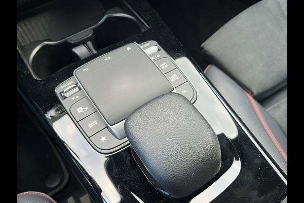 Mercedes-Benz CLA-Klasse 220 AMG pack Premium Plus 190pk NIEUW-STAAT