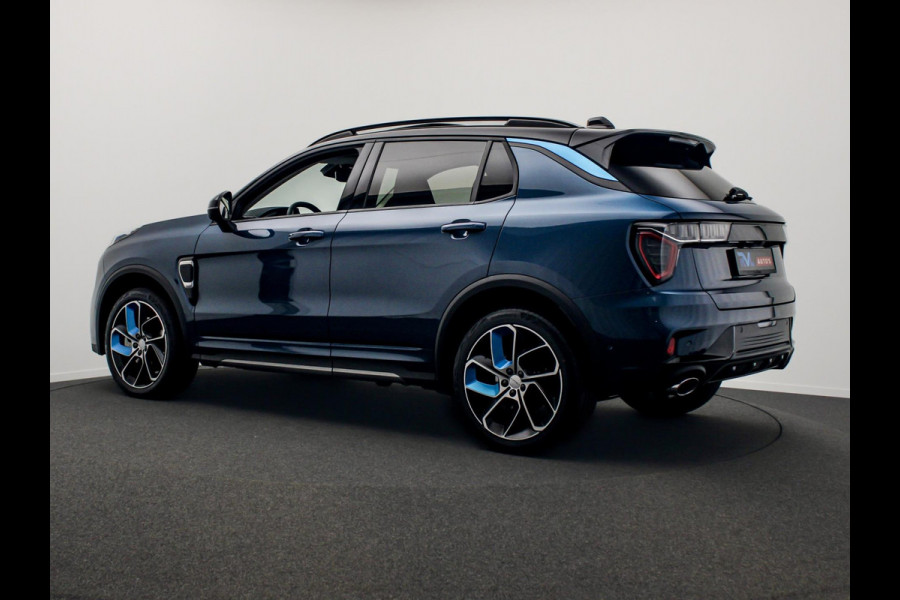 Lynk & Co 01 1.5 261PK Plug-in Hybrid *Zwart hemel* 360* camera Pano/dak Apple/Carplay Adaptive/Cruise