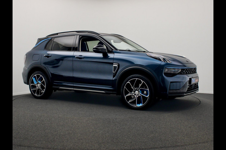 Lynk & Co 01 1.5 261PK Plug-in Hybrid *Zwart hemel* 360* camera Pano/dak Apple/Carplay Adaptive/Cruise