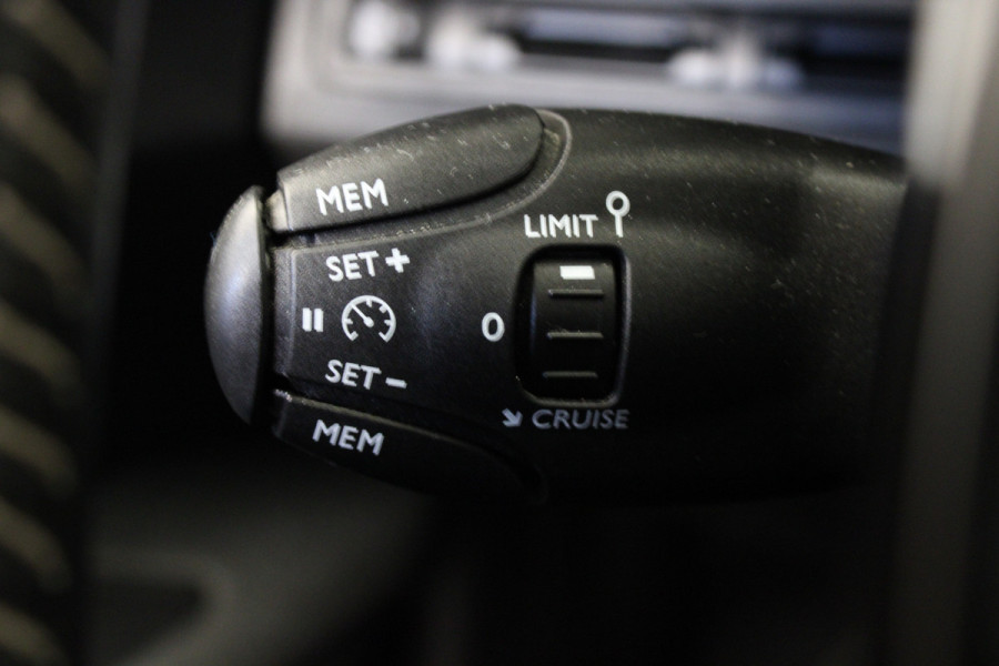 Peugeot 3008 1.2 PureTech Active |Navi|Parkeersensoren|
