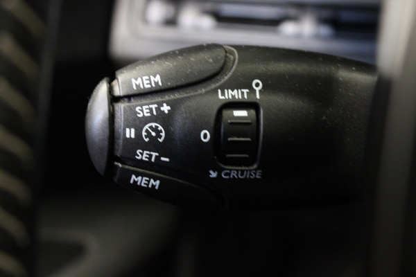 Peugeot 3008 1.2 PureTech Active |Navi|Parkeersensoren|