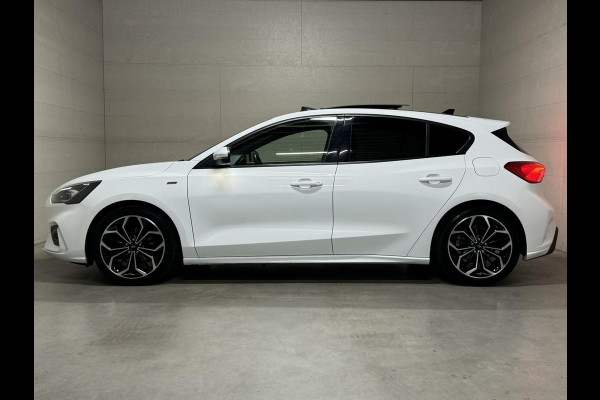 Ford Focus 1.5 EcoBoost ST Line Pano ACC CarPlay Winterpack