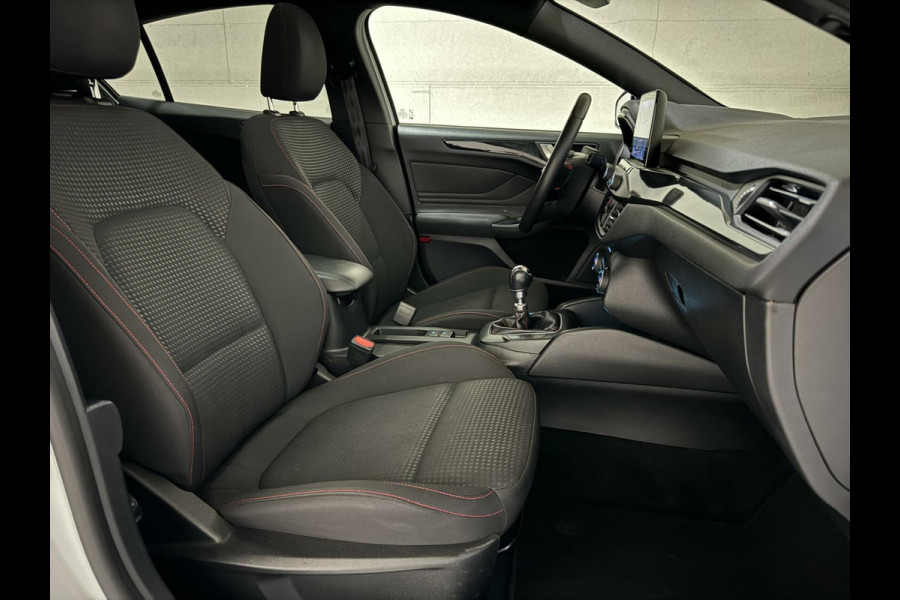 Ford Focus 1.5 EcoBoost ST Line Pano ACC CarPlay Winterpack