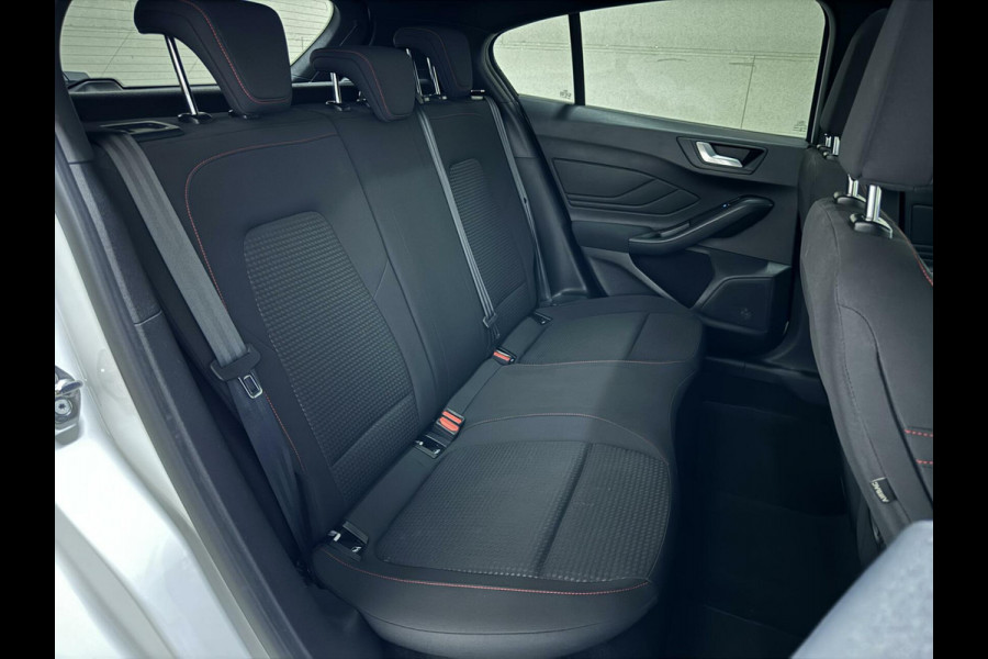 Ford Focus 1.5 EcoBoost ST Line Pano ACC CarPlay Winterpack