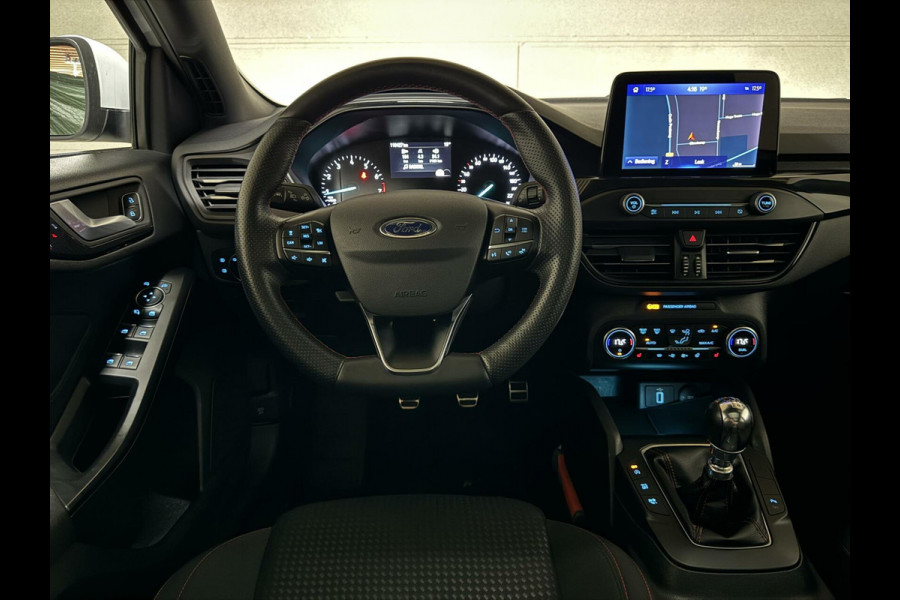 Ford Focus 1.5 EcoBoost ST Line Pano ACC CarPlay Winterpack