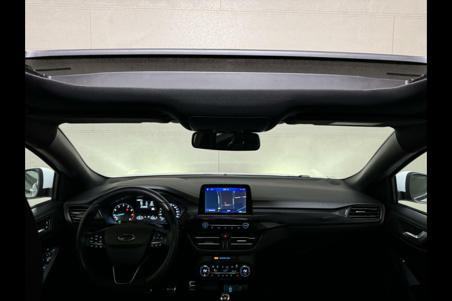 Ford Focus 1.5 EcoBoost ST Line Pano ACC CarPlay Winterpack