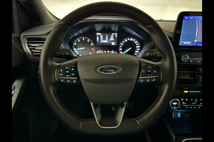 Ford Focus 1.5 EcoBoost ST Line Pano ACC CarPlay Winterpack