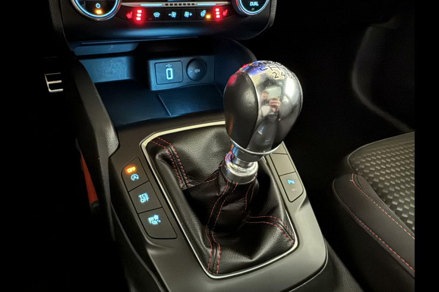 Ford Focus 1.5 EcoBoost ST Line Pano ACC CarPlay Winterpack